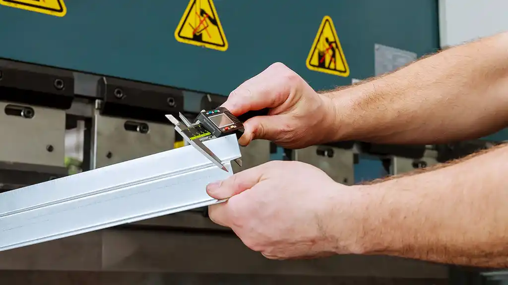 Pliage de tole electrique par SECMI