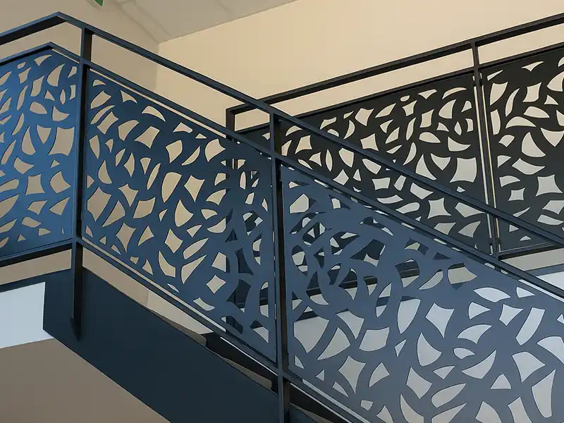 Découpe laser motifs pour escalier - SECMI